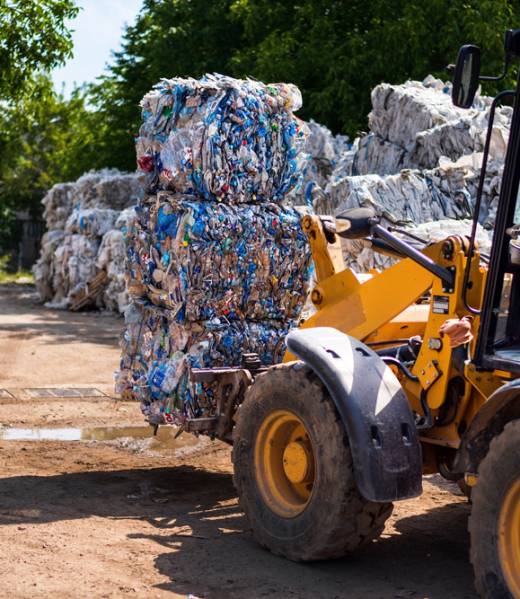Forklift-loading-bales-into-a-truck